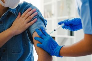 Vaksinasi Covid-19 Dosis Keempat untuk Nakes Mulai Tanggal 29 Juli 2022