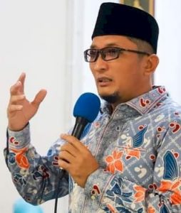 Walikota Padang Serahkan 246 SK Kenaikan Pangkat ASN