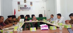 Bawaslu Kabupaten Agam mengadakan Rapat Koordinasi bersama stakeholder guna mengevaluasi proses Pemutakhiran Data Pemilih di Kantor Bawaslu Kabupaten Agam