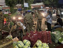 Ciptakan Ketertiban Umum Jelang Ramadhan, Pemko Pariaman Gelar Operasi Penertiban PKL di Pasar Rakyat Pariaman
