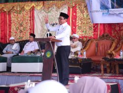 Di Momen Wisuda Santri Ponpes Nurul Yaqin Sadaniyyah, Bupati JKA Sampaikan Ajakan Dukung SKB Hiburan Malam untuk Menjaga Generasi